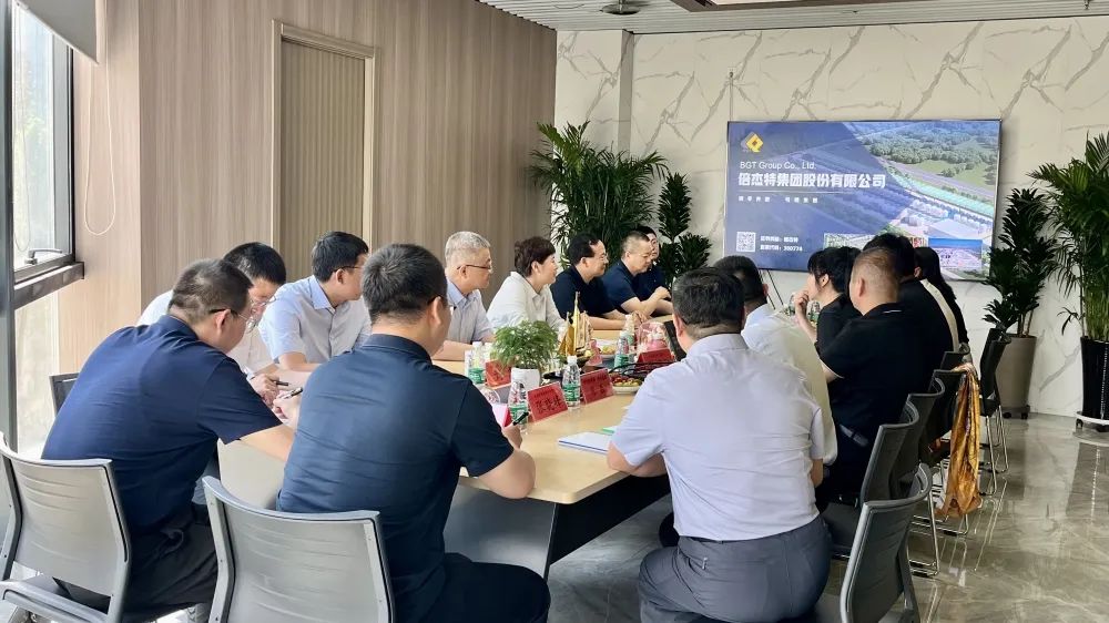 Beitiao | Cui Jingying, Deputy Secretary of the Wuhai Municipal Party Committee and Mayor, and her delegation visited Beijiete for guidance